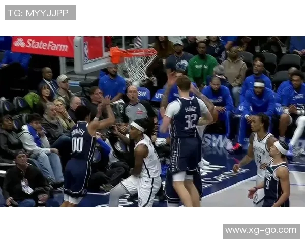 独行侠与篮网首节对决精彩回顾展现两队实力与战术较量